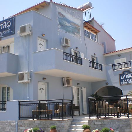 En Plo Hotel Elafonissos Buitenkant foto
