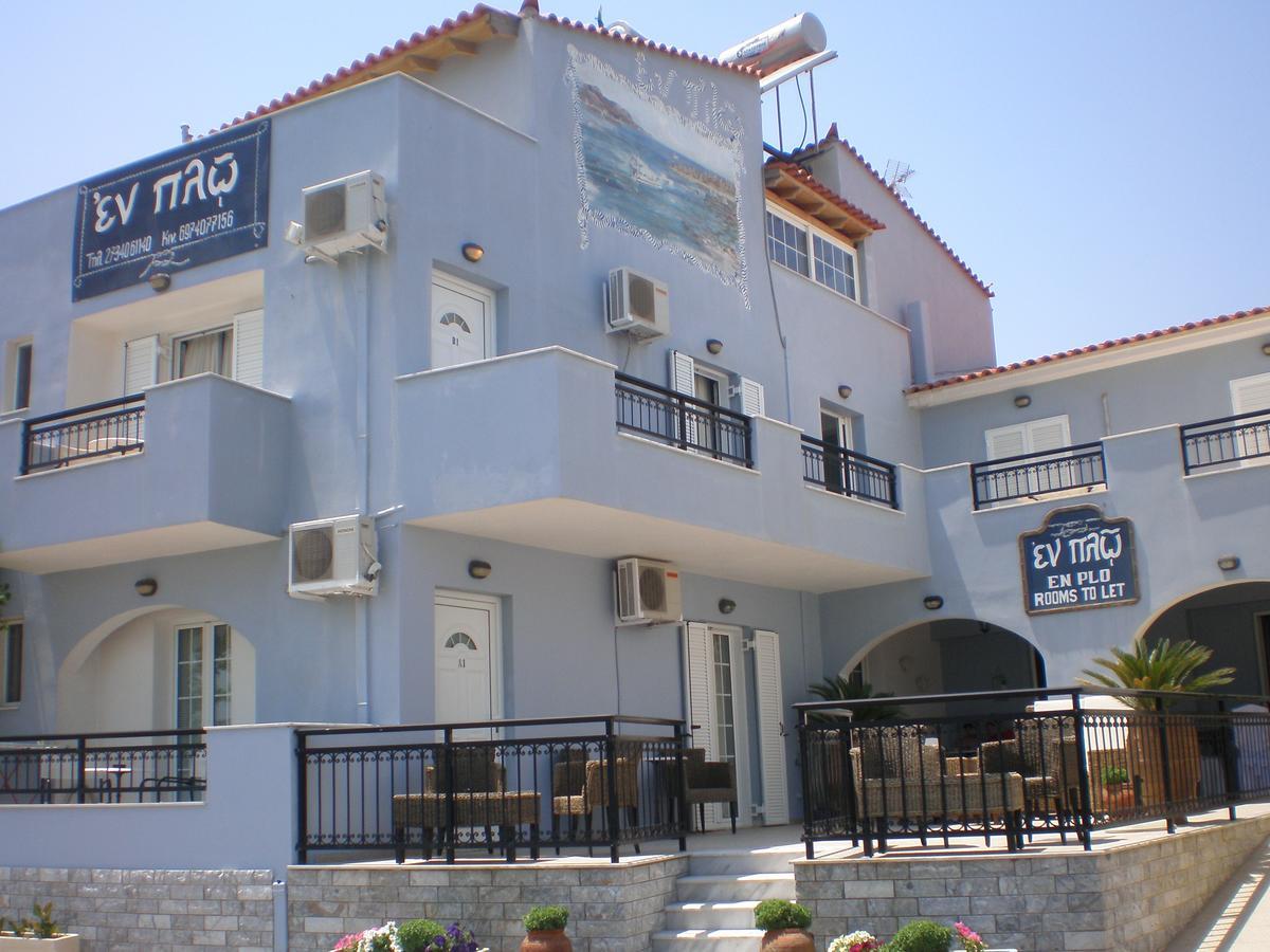 En Plo Hotel Elafonissos Buitenkant foto
