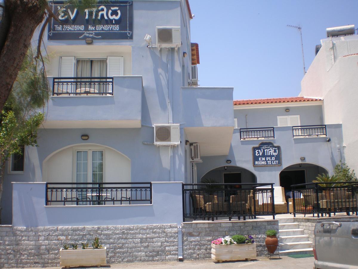 En Plo Hotel Elafonissos Buitenkant foto