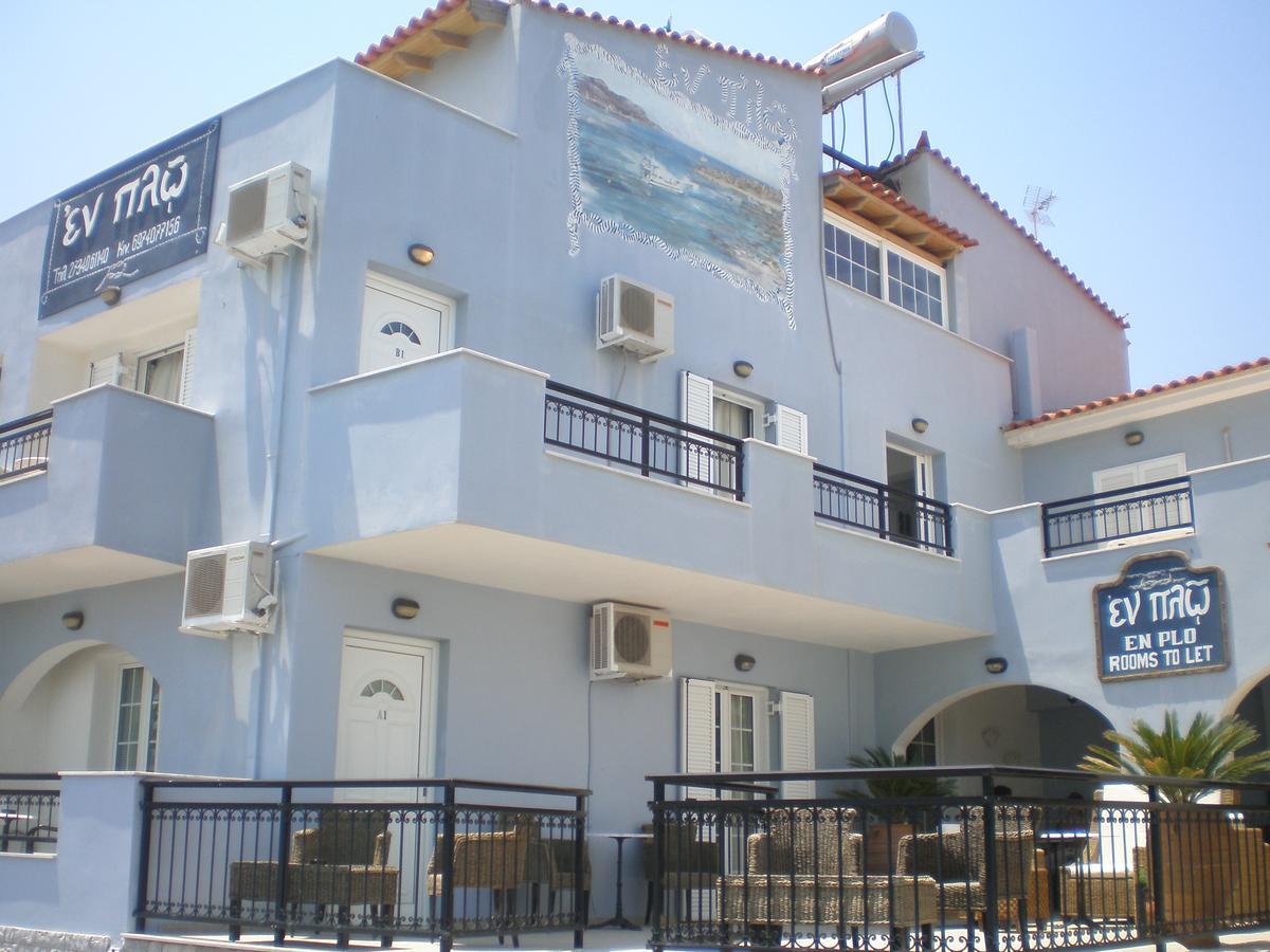 En Plo Hotel Elafonissos Buitenkant foto