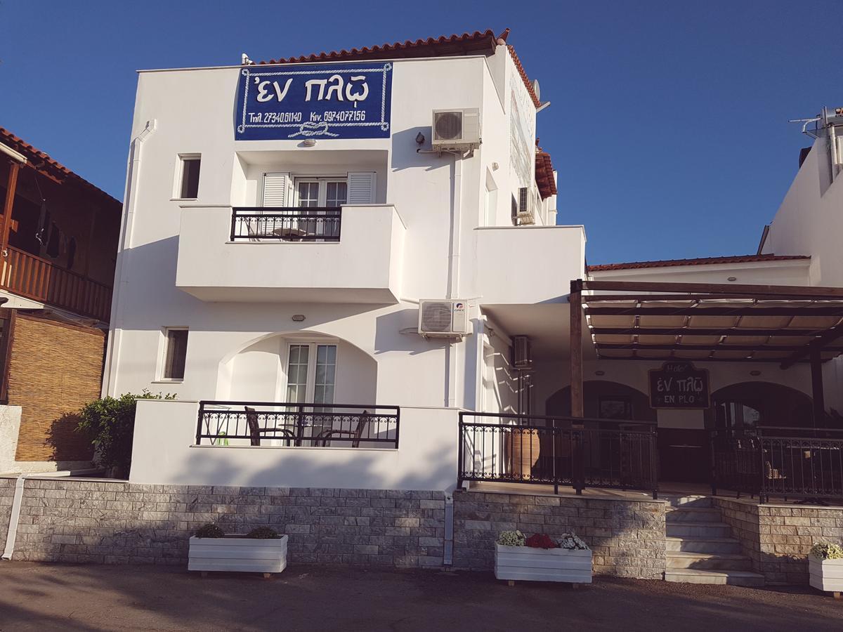 En Plo Hotel Elafonissos Buitenkant foto