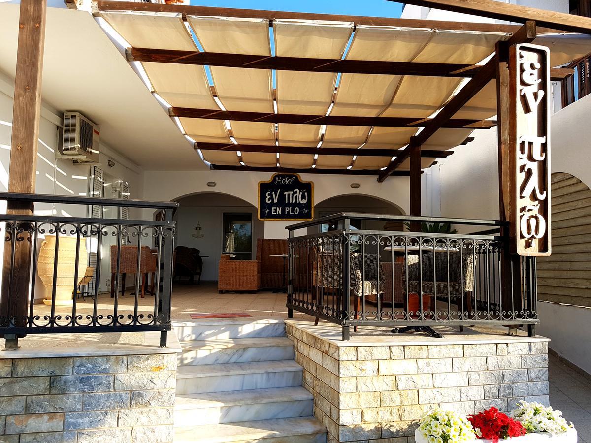 En Plo Hotel Elafonissos Buitenkant foto